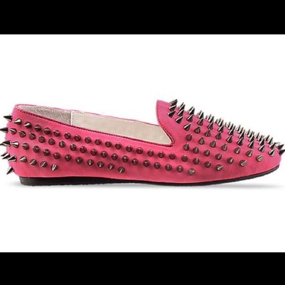 IN SEARCH OF UNIF HELLRAISERS SIZE 9 PLEASE